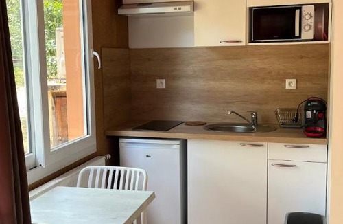 Florentin-la-Capelle Apartment | Studio au bord de la Rivière