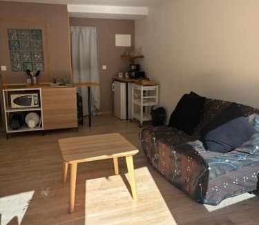 Vitrolles Apartment | Studio au cœur du vieux village