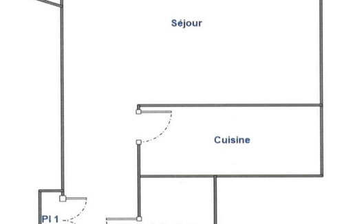 Bagneres-de-Luchon Apartment | Studio au centre avec ascenseur et animaux admis - FR-1-313-163