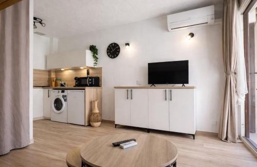 Saint-Aygulf Apartment | Studio avec piscine à 100 m de la plage