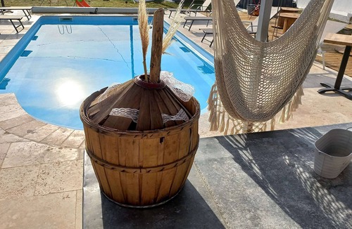 Martigues Apartment | Studio Avec Piscine Privatisée 10 Personnes