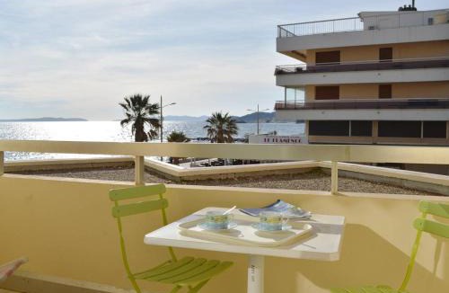 Le Lavandou Apartment | Studio bord de plage avec 4 couchages, parking et tennis - FR-1-251-263