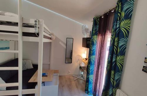 Le Dramont Apartment | Studio Boulouris Panorama
