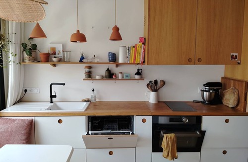 Combat Apartment | Studio Buttes-Chaumont with balcony