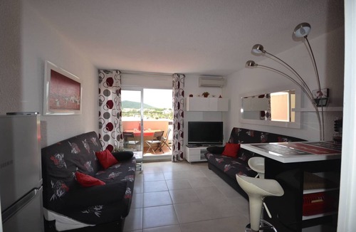 La Faviere Apartment | STUDIO CABINE CLIMATISE idéal pour 1 couple et 2 enfants.