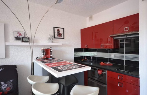 La Faviere Apartment | STUDIO CABINE CLIMATISE idéal pour 1 couple et 2 enfants.