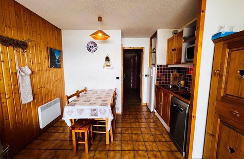 Les Saisies Apartment | Studio cabin in Les Saisies, south facing, pets allowed