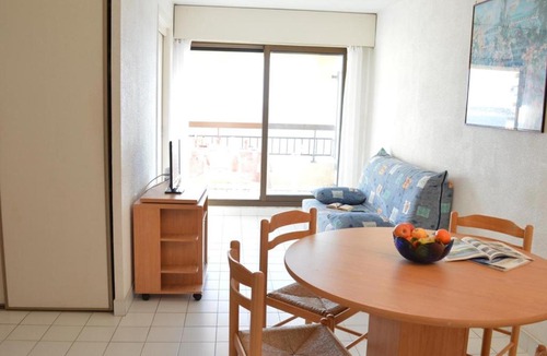 Frejus Plage Apartment | Studio cabine avec vue mer, près de Port Fréjus - FR-1-226A-249