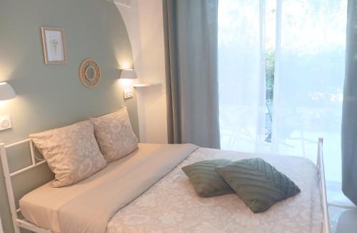 Saint-Vallier-de-Thiey Apartment | Studio calme avec terrasse et piscine