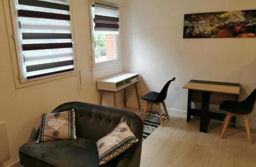 Saint-Pierre-du-Mont Apartment | Studio calme avec parking