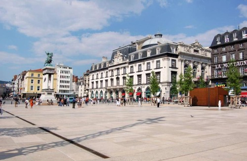 Clermont Ferrand City Centre Apartment | Studio Centre Ville de Clermont Ferrand Place de Jaude