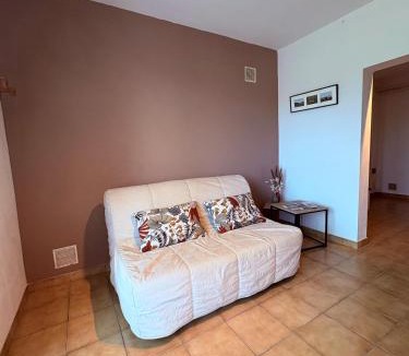 Castelnaud-la-Chapelle Apartment | Studio-Château Castelnaud-Au bord de la rivière