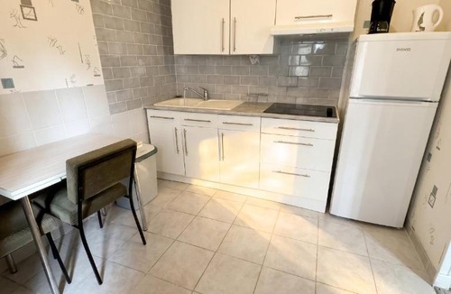 Neris-les-Bains Apartment | Studio charmant à Néris-les-Bains, 20 m², avec terrasse C