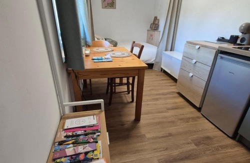 Sanary-sur-Mer Apartment | Studio climatisé avec jardin proche plages