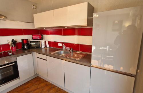 Sainte-Maxime Apartment | Studio climatisé avec parking, proche centre Sainte-Maxime - FR-1-780-60