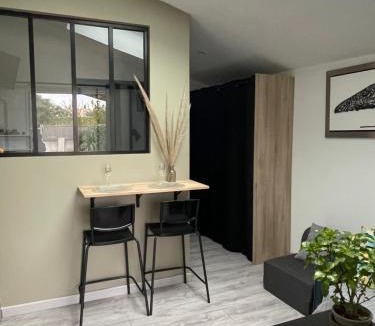 Saint-Didier Apartment | Studio climatisé et tout équipé