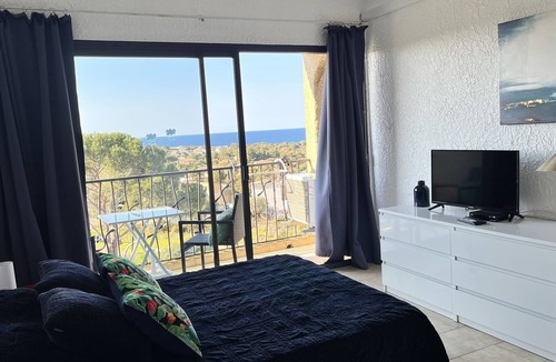 Marine de Saint Ambroggio Apartment | Studio Climatisé vue mer a 900m de la Plage