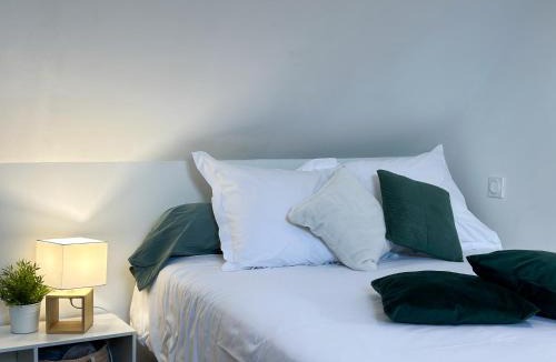 Lorient Apartment | Studio Cocoon - Calme et confortable