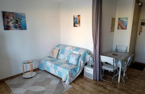 Le Port Apartment | Studio confortable vue sur le port, avec balcon et parking