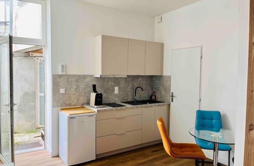 Fouras Apartment | Studio cosy 2 pers, 50m plage, cœur de ville