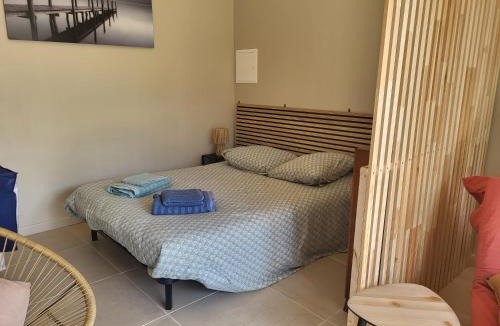 Saint-Lon-les-Mines Apartment | Studio Cosy