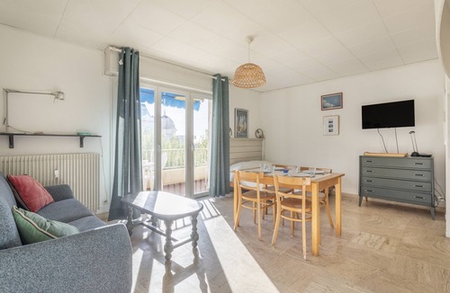 Hyeres City Centre Apartment | Studio Crivelli - Welkeys