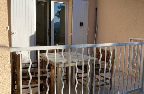 Cogolin Apartment | Studio de vacances dans résidence avec piscine