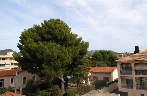Sanary-sur-Mer Apartment | Studio downtown Sanary with Parking