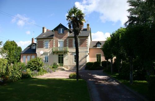 Pipriac House | Studio du Chalet de Caharet