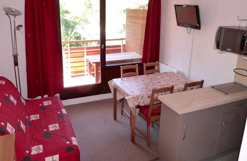 Le Sauze Apartment | Studio Enchastrayes, studio flat, 4 persons