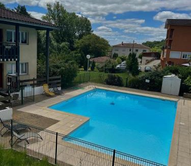 Barbotan-les-Thermes Apartment | Studio ensoleillé avec piscine