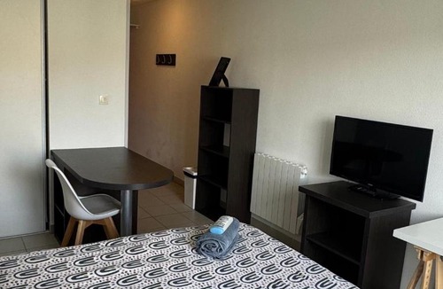 Saint-Priest-en-Jarez Apartment | Studio - face de l’hôpital nord