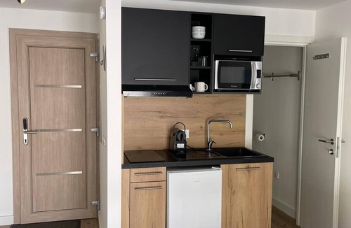 Lecci Apartment | studio floor for 2 people N°47 Fiori Di Cala Rossa