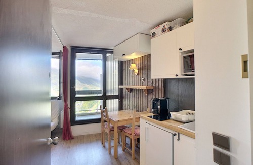 Reberty Apartment | Studio for 3, ski-in/out, balcony & equipped kitchen