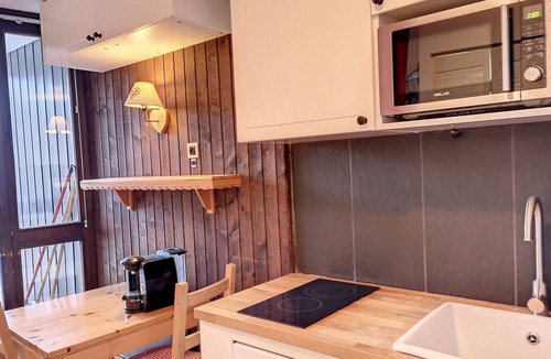Reberty Apartment | Studio for 3, ski-in/out, balcony & equipped kitchen