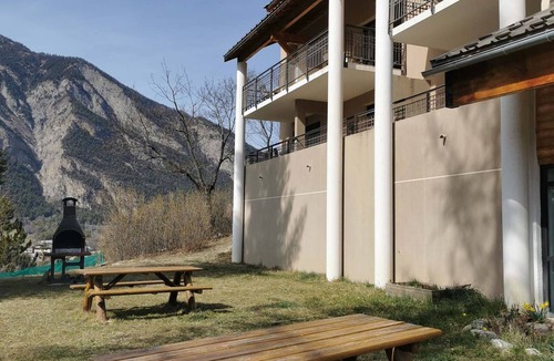 Jausiers Apartment | Studio for 4 pers with south terrace, pets allowed