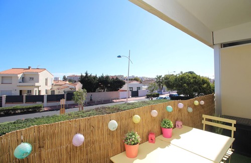 Les Arenes Apartment | Studio for 4 with swimming pool and parking