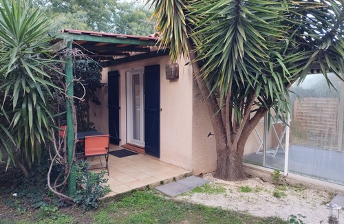 Montesquieu-des-Alberes Apartment | Studio "Le Yuka" between sea and mountains