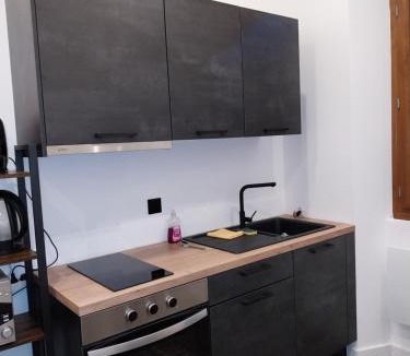 Aubagne Apartment | Studio hypercentre, refait à neuf