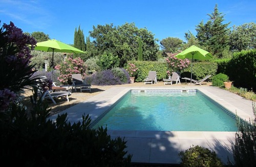 Cabrieres-d'Avignon Apartment | Studio Ideal for guaranteed special moments - by feelluxuryholidays