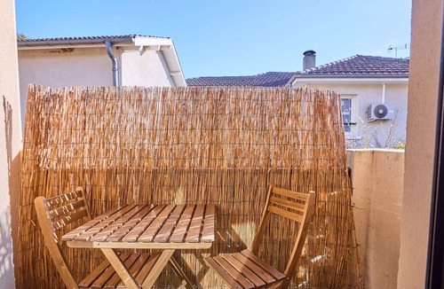 Barbotan-les-Thermes Apartment | Studio in Barbotan-les-Thermes, Wi-Fi, Pets Allowed