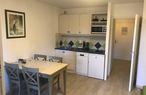 Valescure Apartment | Studio in Saint-Raphaël: Pool & Tennis