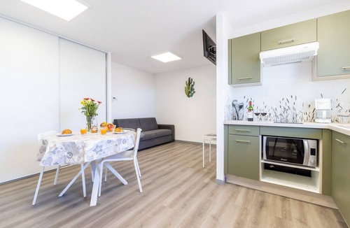 Narrosse Apartment | Studio 'L'îlot Narrossais Curistes 6' – Conciergerieland