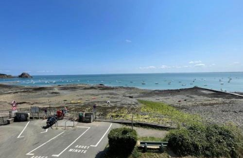 Cancale Apartment | Studio L'Abri des Flots by Interhome