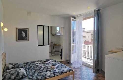 2nd Arrondissement Apartment | Studio Lacydon Panier