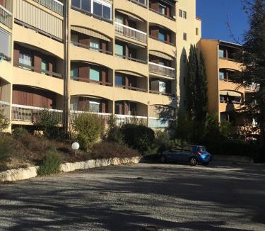 Greoux-les-Bains Apartment | Studio "Le Marilou"