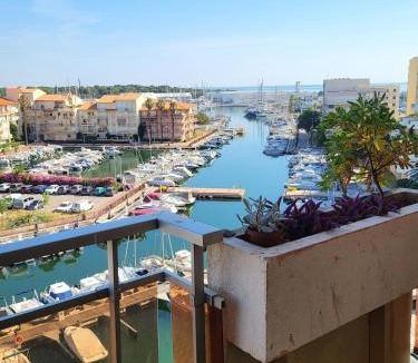 Le Port Apartment | Studio Le Ponton vue Marina -Parking Clim Wifi