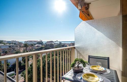 Cannes Apartment | Studio le Tivoli by Interhome