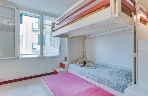 Saint-Jean-de-Luz City Center Apartment | Studio Les 3 couronnes- l'Annexe by Interhome