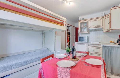 Saint-Jean-de-Luz City Center Apartment | Studio Les 3 couronnes- l'Annexe by Interhome